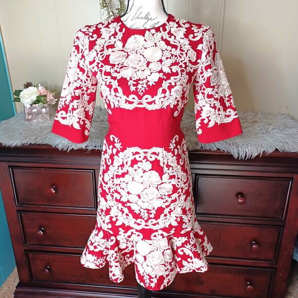 Beautiful Red Embroidered 100% Silk Double Lining Accent Dress Size 36 - Picture 2 of 10